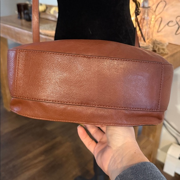 EUC Frye Olivia Large Leather Crossbody in Cognac Brown - Picture 7 of 13